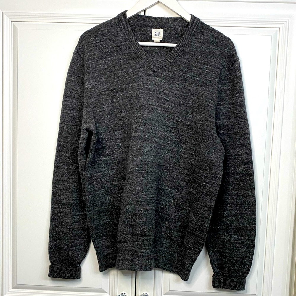 GAP Men’s Size Large Grey V Neck Sweater Shirt Top Casual Cotton Blend
